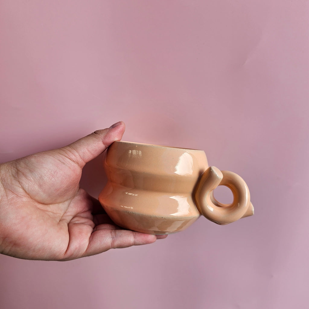 PEACHY ANGLES LOOP MUG