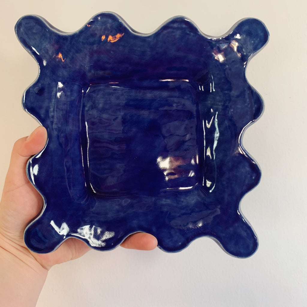 BLUE GLASS SQUARE SQUIGGLE PLATE