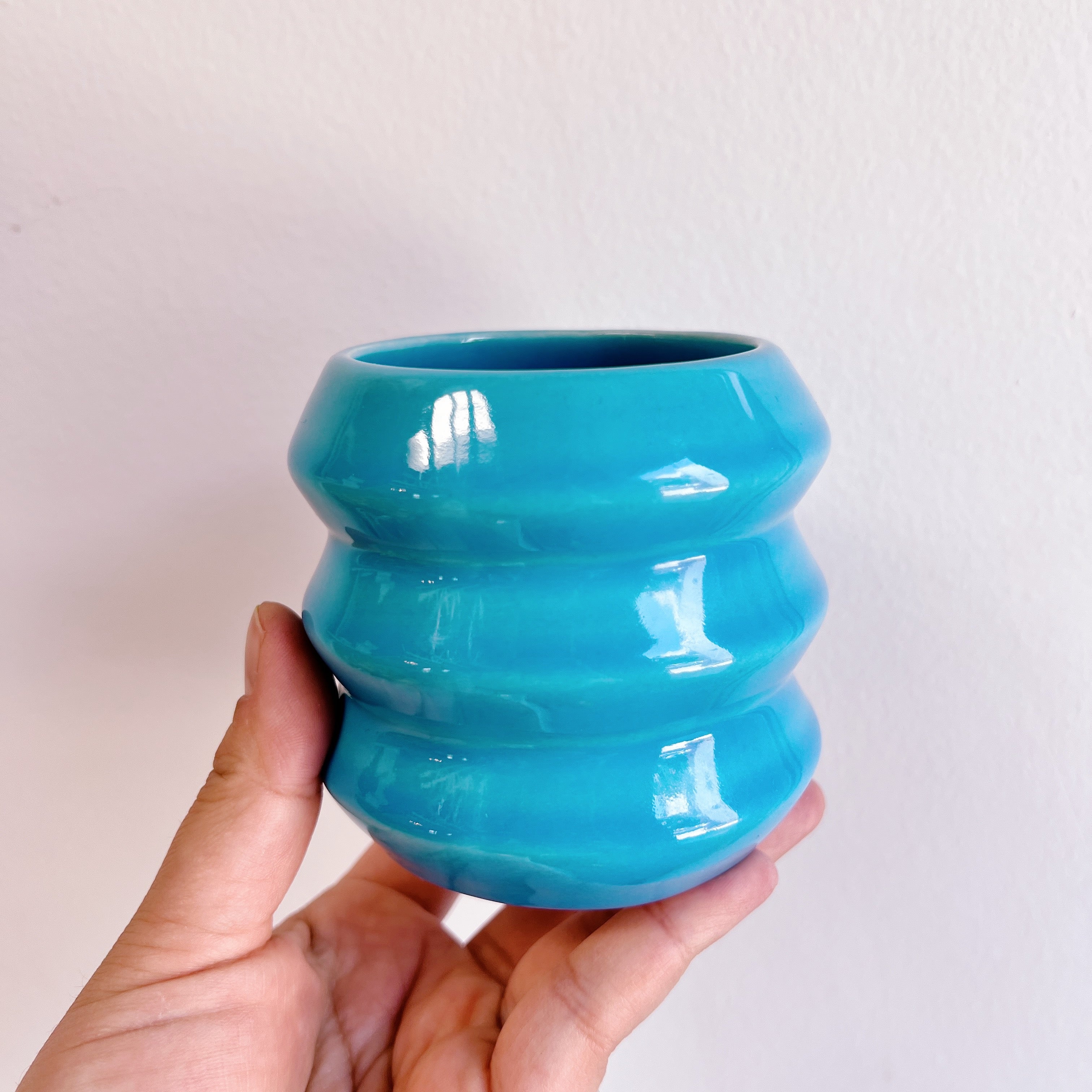 TROPICAL BLUE ZIGZAG CUP