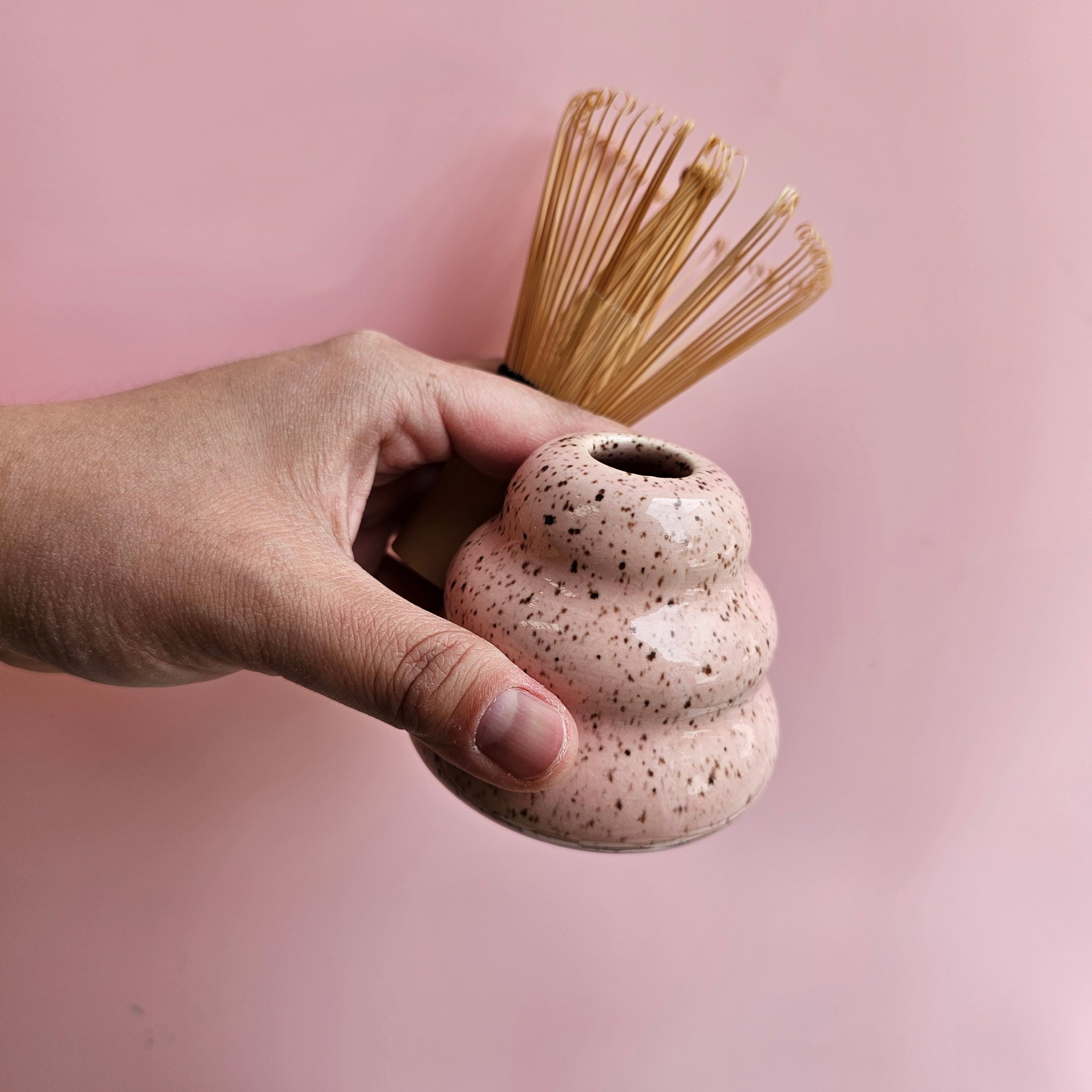 PINKY SPECKLED BUBBLE MATCHA WHISK HOLDER