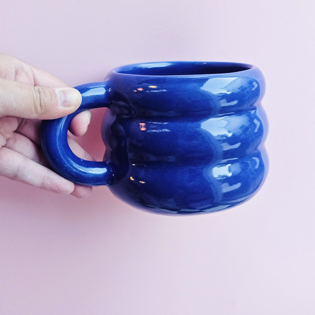 BLUE GLASS JUMBO TRIPPY MUG