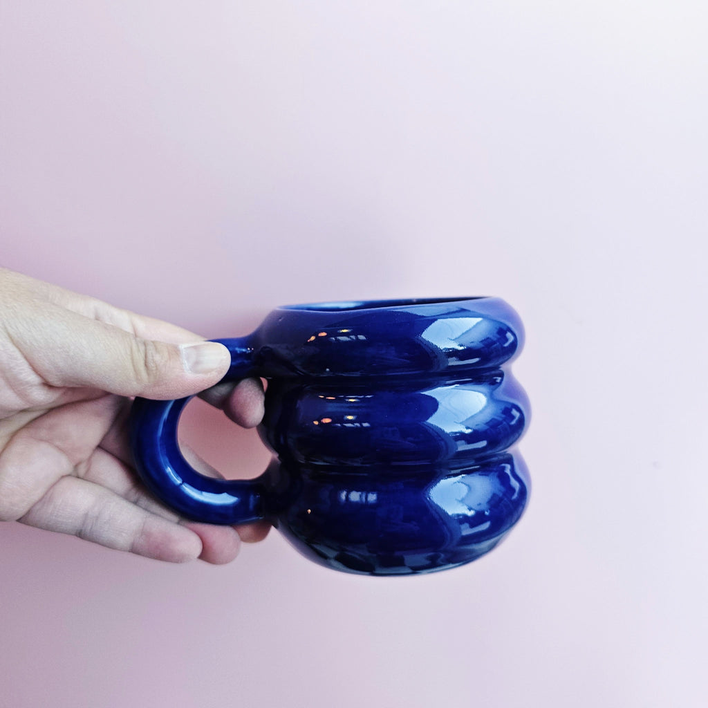 BLUE GLASS TRIPPY MUG