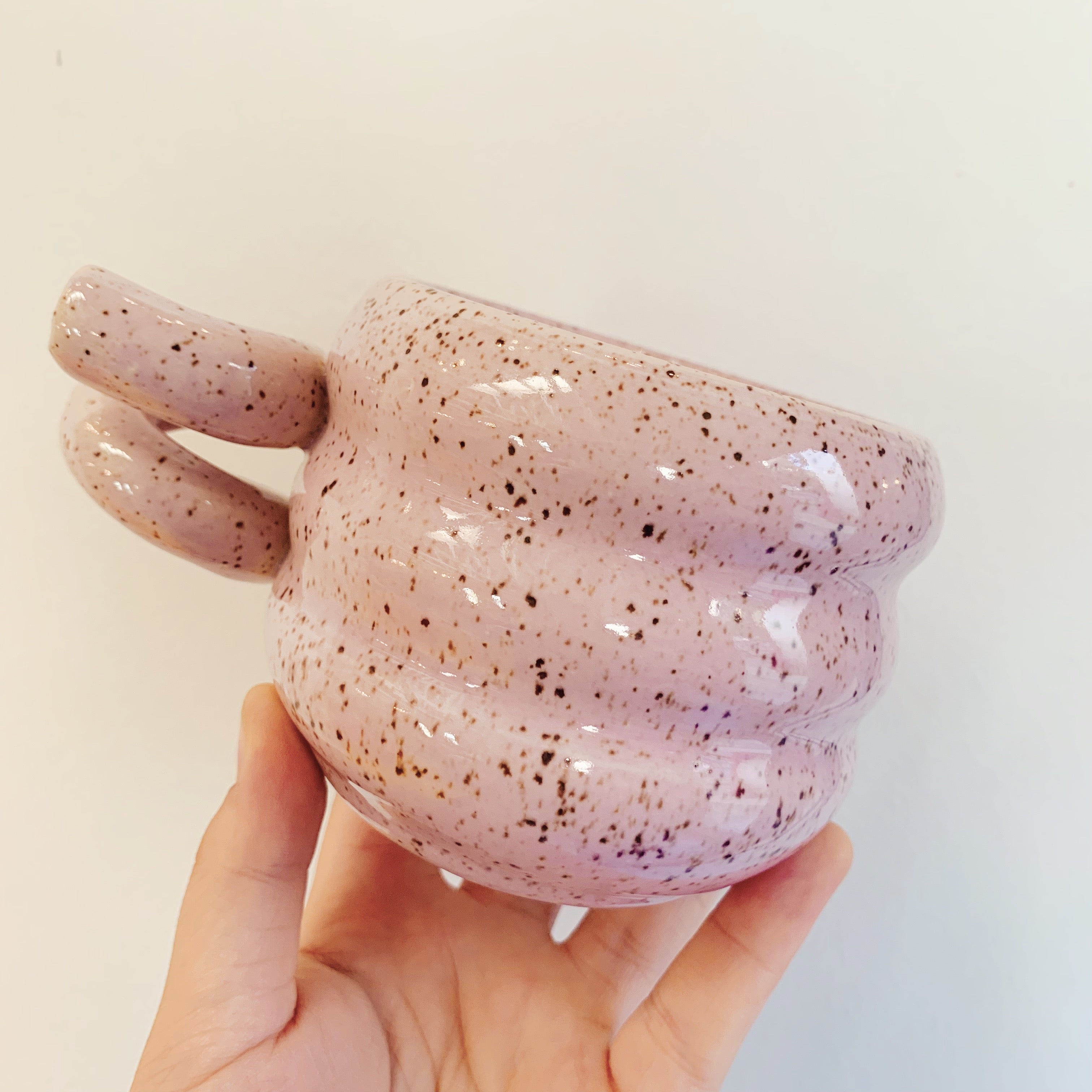 ORCHID SPECKLED TRIPPY LOOP MUG
