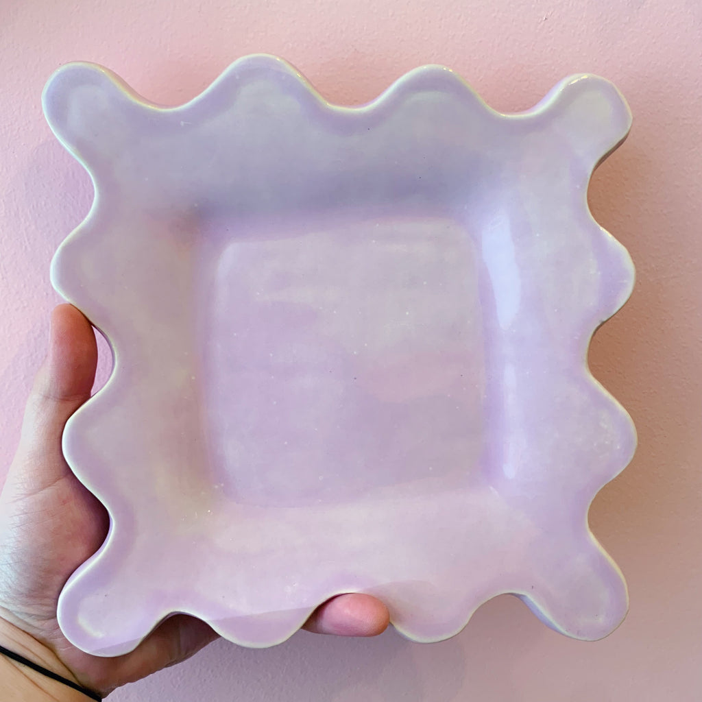 *SECONDS* ORCHID SQUARE SQUIGGLE PLATE