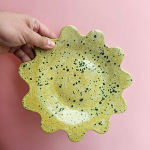 LIME SLIME MEDIUM SQUIGGLE PLATE