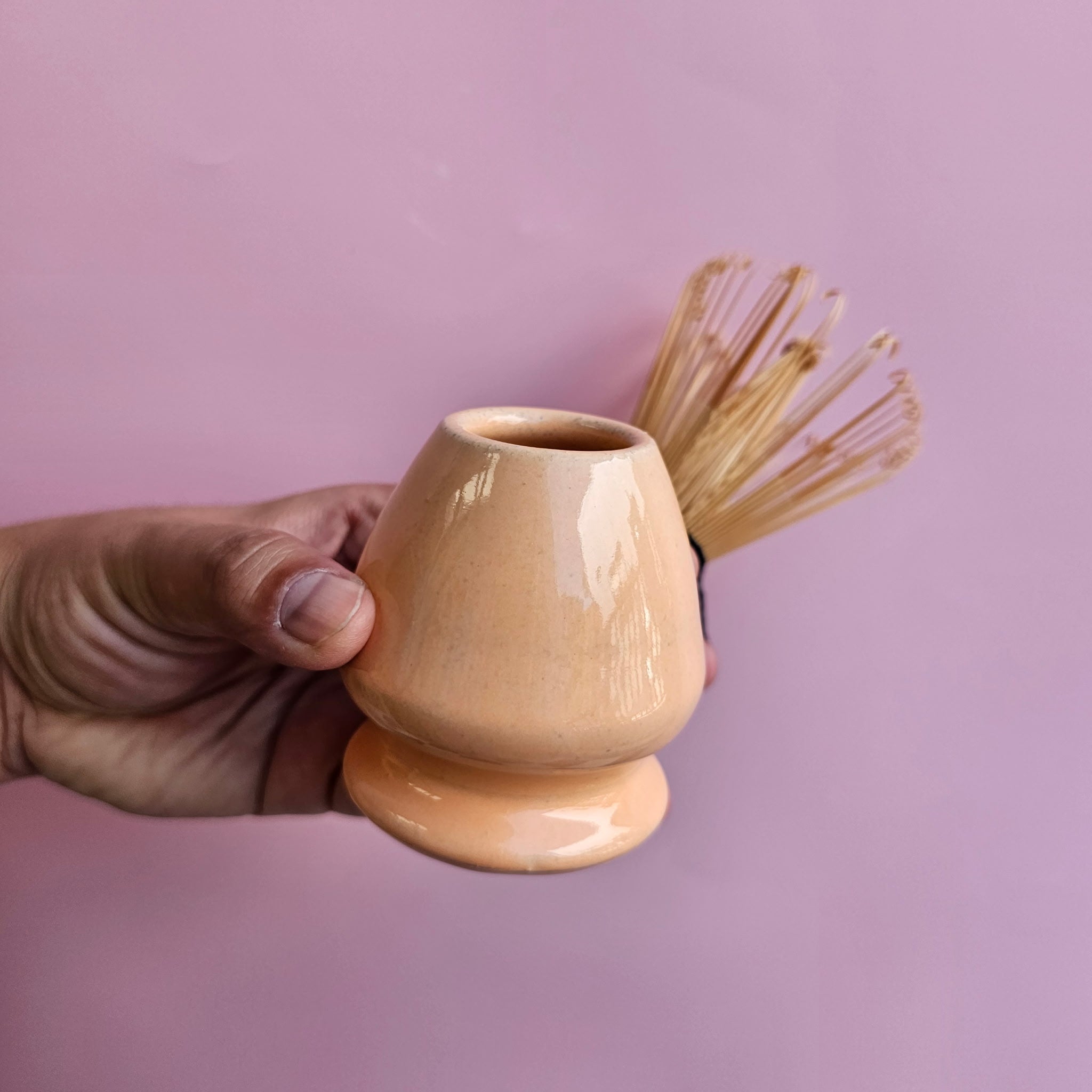 PEACHY ANGLES WHISK HOLDER !