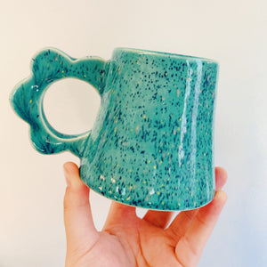 NEPTUNE DAISY MUG