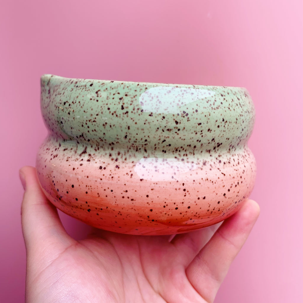 STRAWBERRY MATCHA SPECKLED VENUS MATCHA BOWL