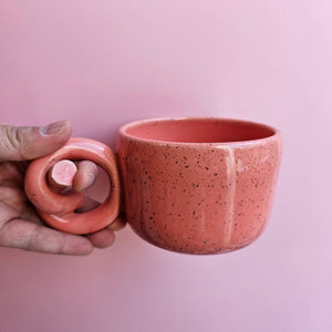 FLAMINGO KNOT SPECKLED MUG
