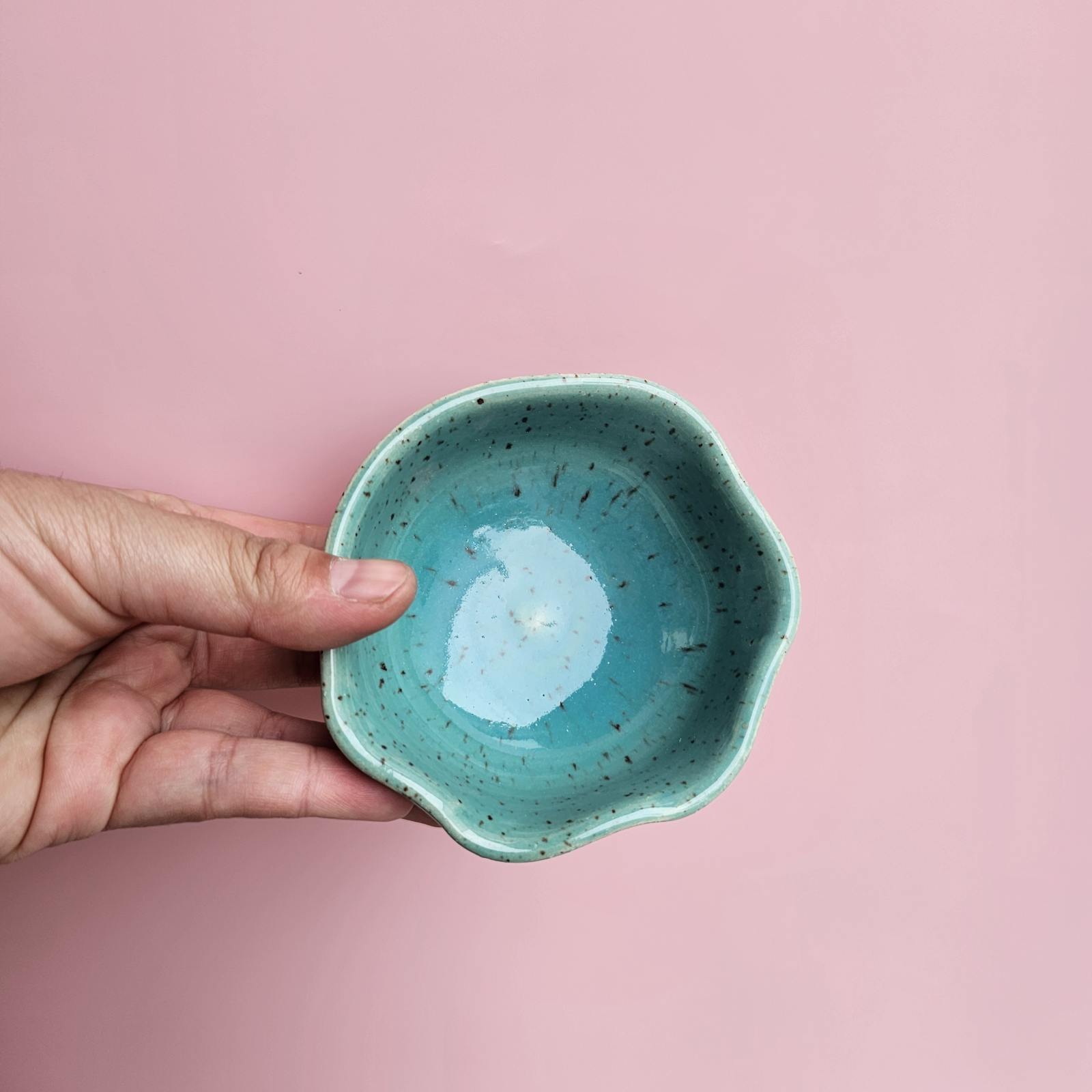 TURQUOISE SPECKLED WAVY DISH