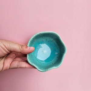 TURQUOISE SPECKLED WAVY DISH