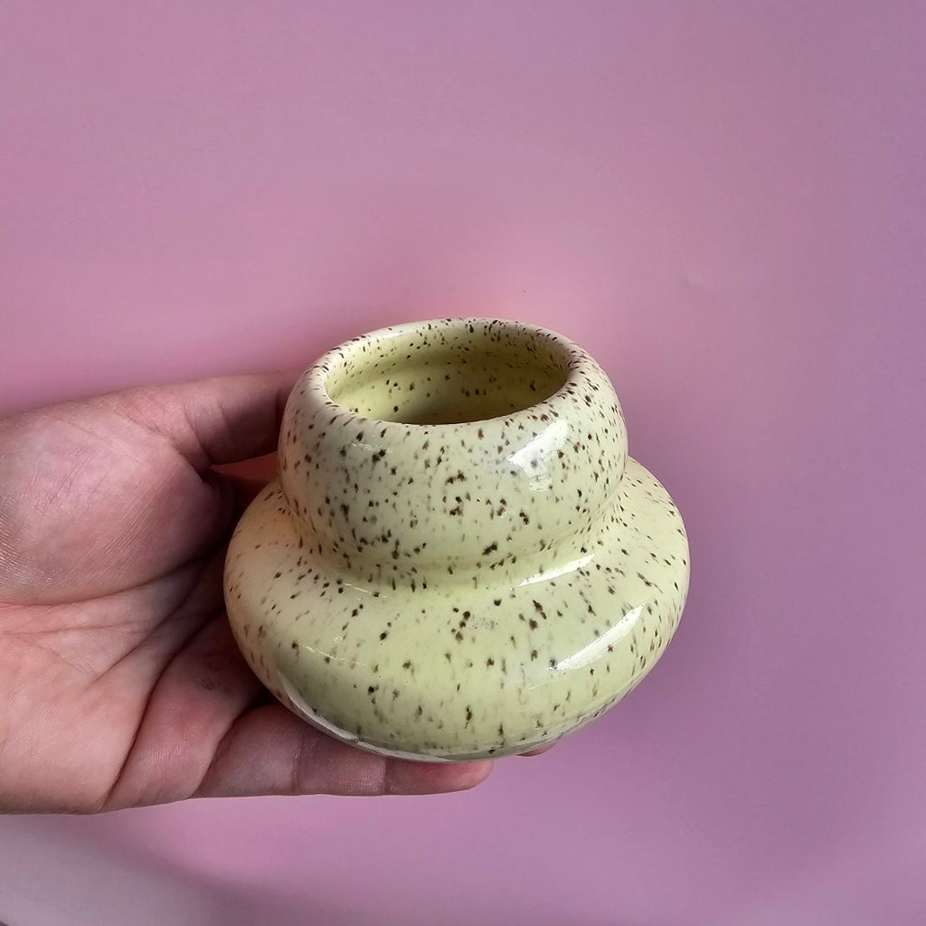 LEMONPIE CHIP ACORN VASE