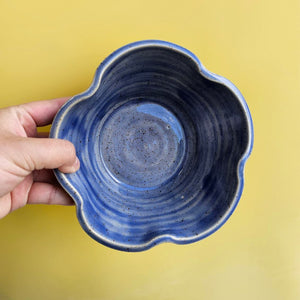 OCEAN SPECKLED WAVY DAISY RAMEN BOWL *SECONDS