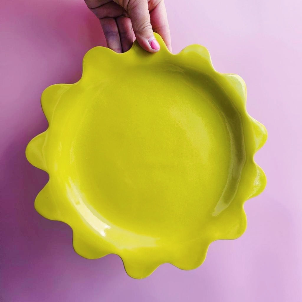CHARTREUSE SQUIGGLE DINNER PLATE