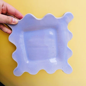 LAVENDER SQUARE SQUIGGLE PLATE