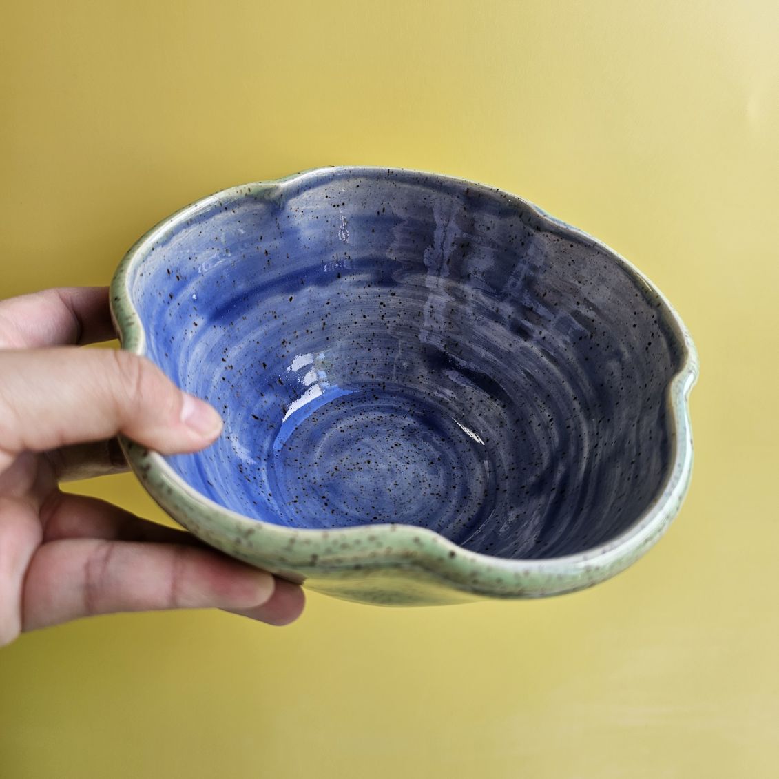TWO TONED SPECKLED WAVY DAISY RAMEN BOWL *SECONDS