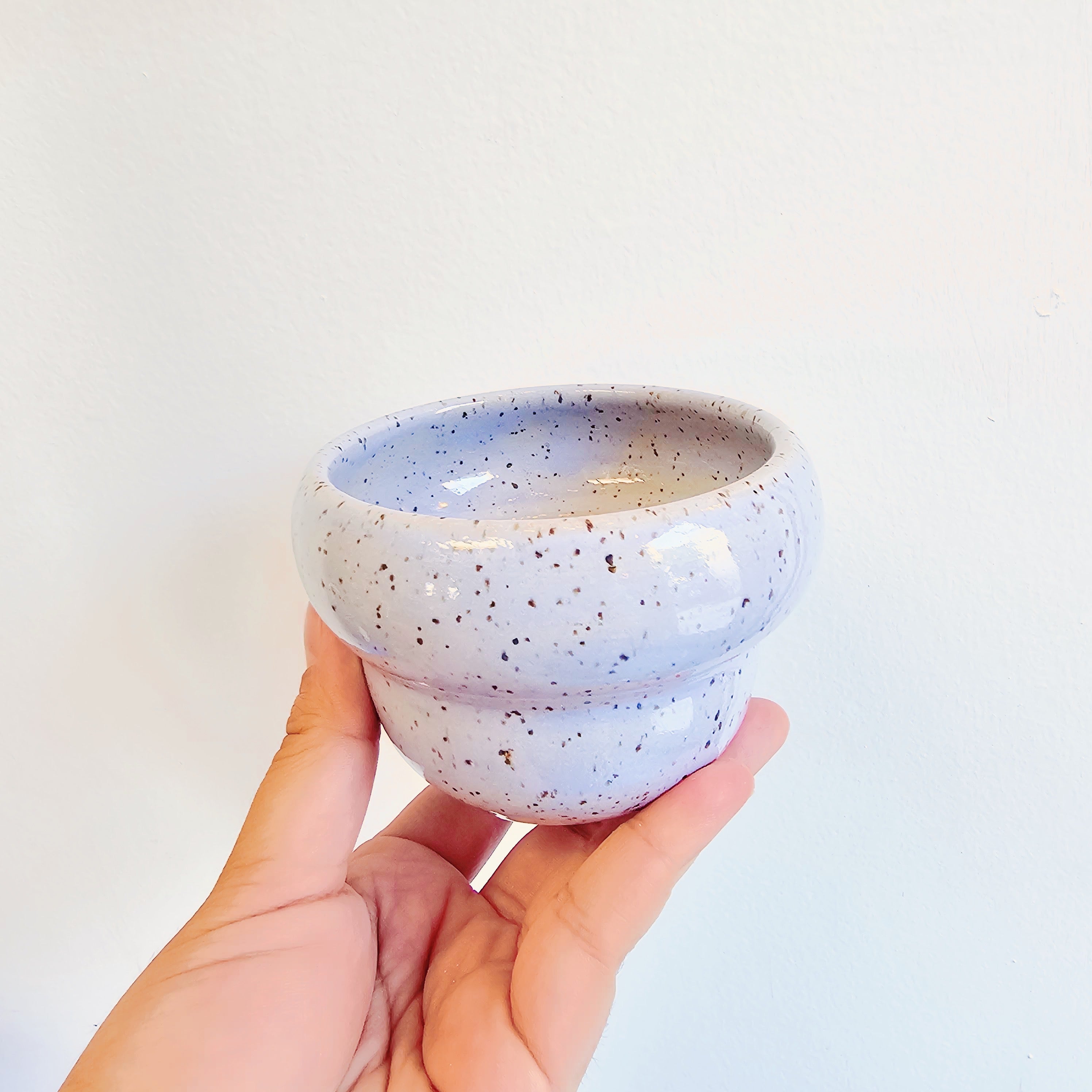 LAVENDER SPECKLED WAVY CUP
