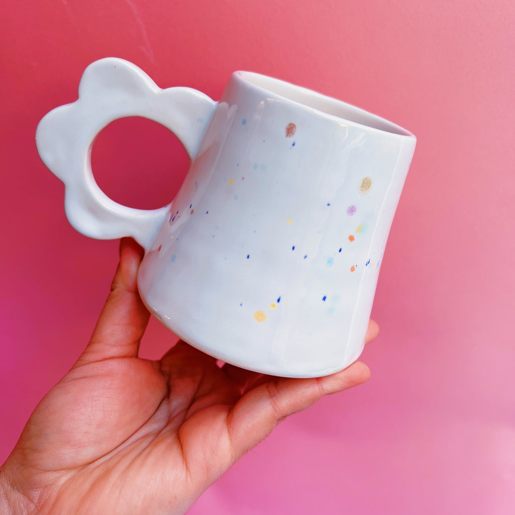 VANILLA CAKE DAISY MUG *SECOND*