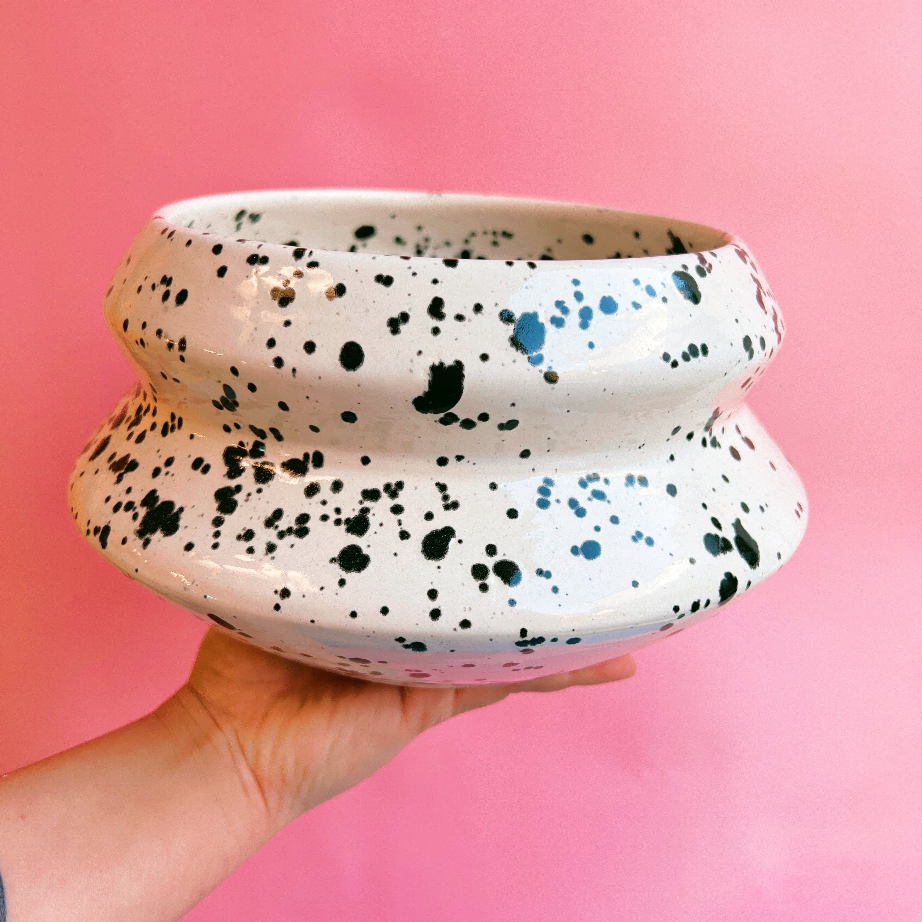 MOO ANGLES PLANTER