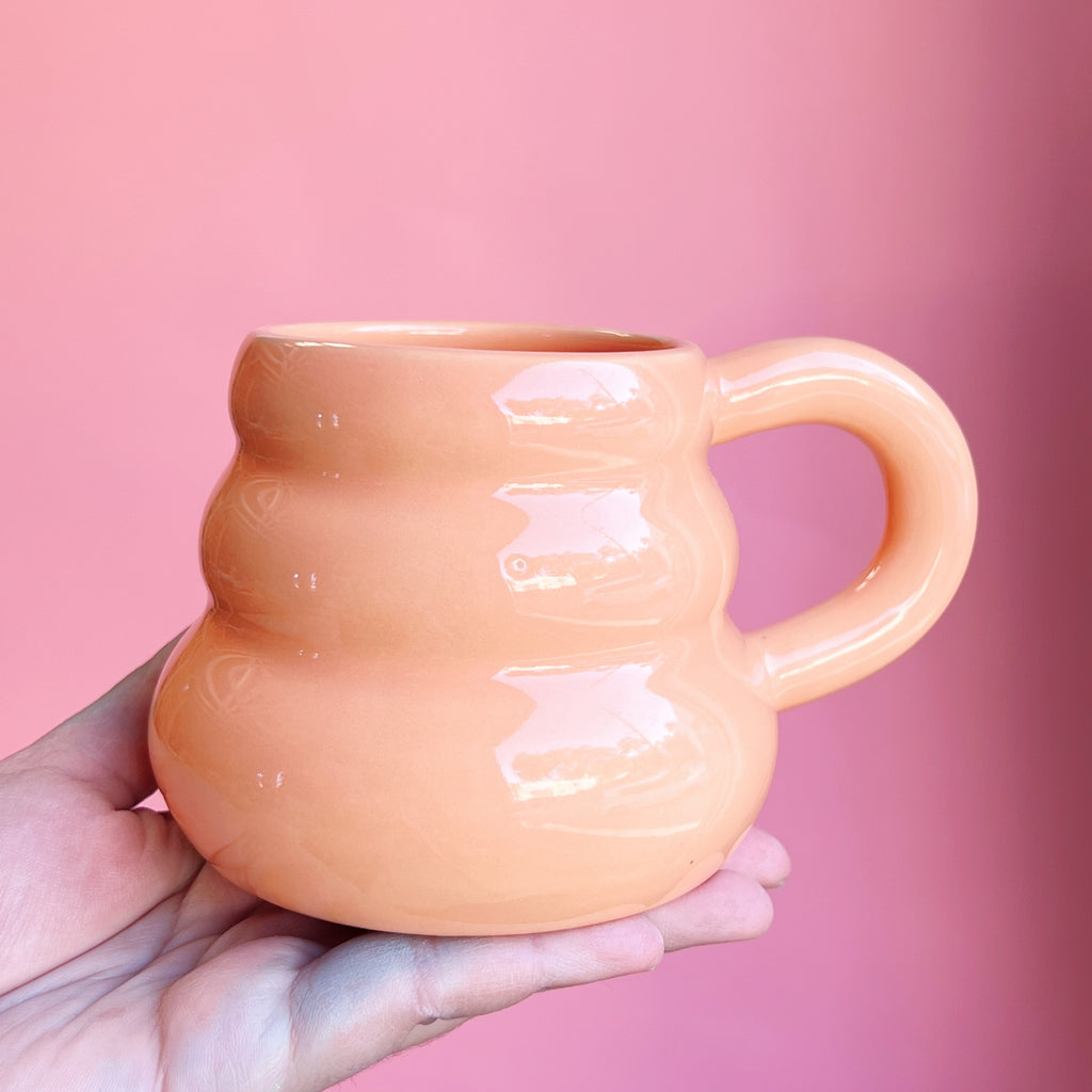 PEACHY CHUBBY MUG