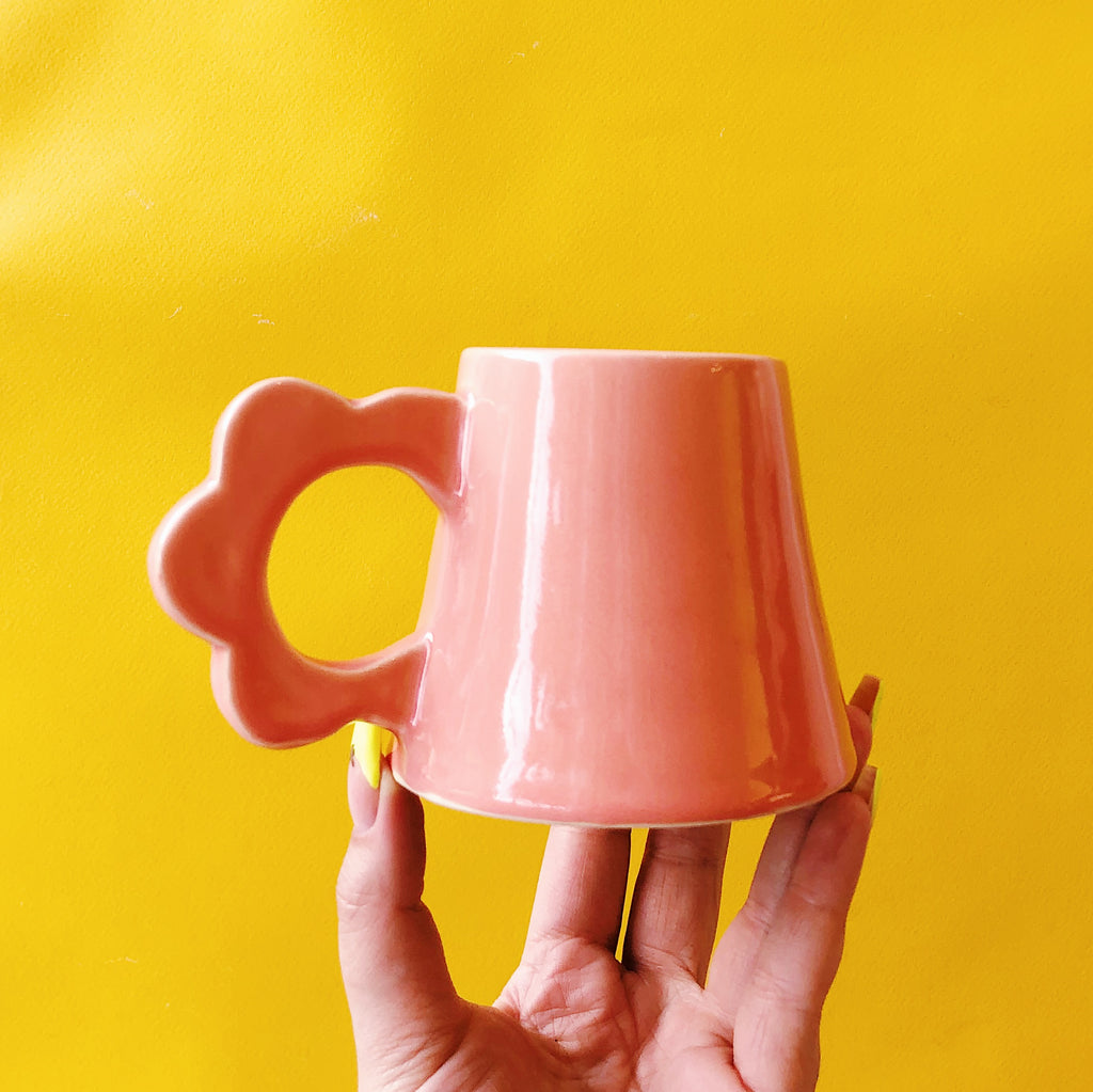FLAMINGO DAISY MUG
